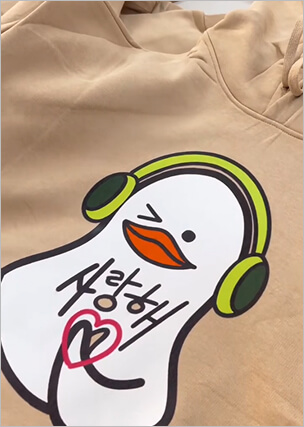 DTF-печать изображений и логотипа на худи