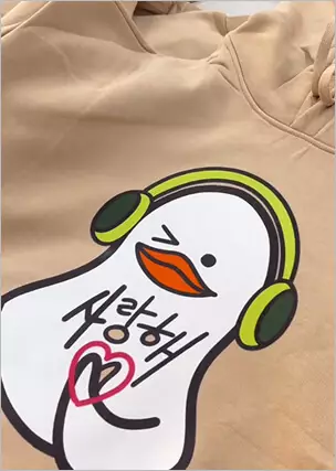 DTF-печать изображений и логотипа на худи